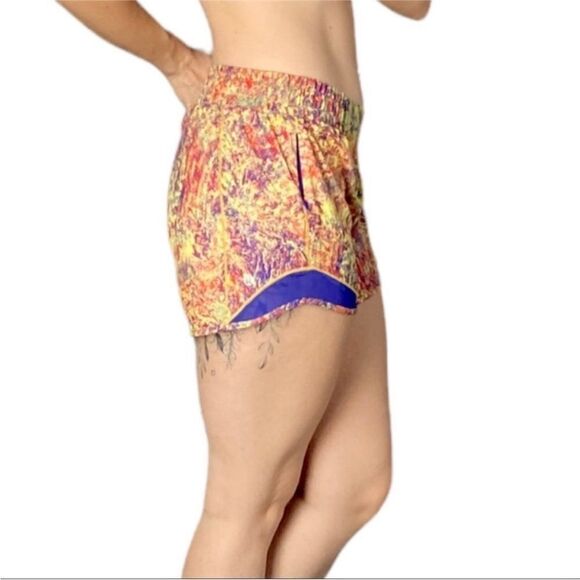 LULULEMON | Hotty Hot 2.5” Inseam Running Short Seawheeze Edition Women’s Size 8 - Picture 1 of 10